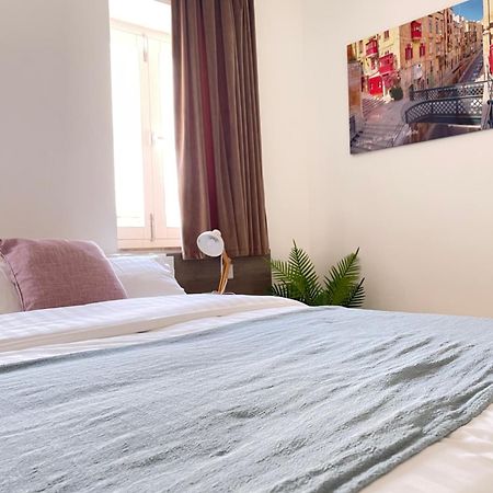 Hammock Vibes Town House Bed and Breakfast Sliema Exteriör bild