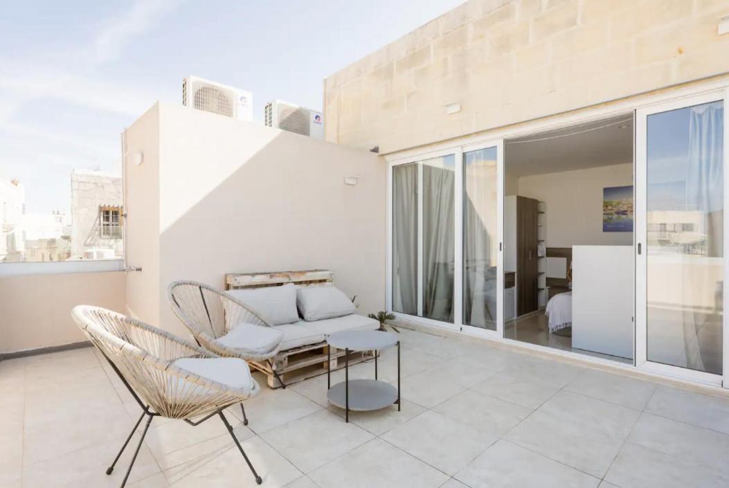 Hammock Vibes Town House Bed and Breakfast Sliema Exteriör bild
